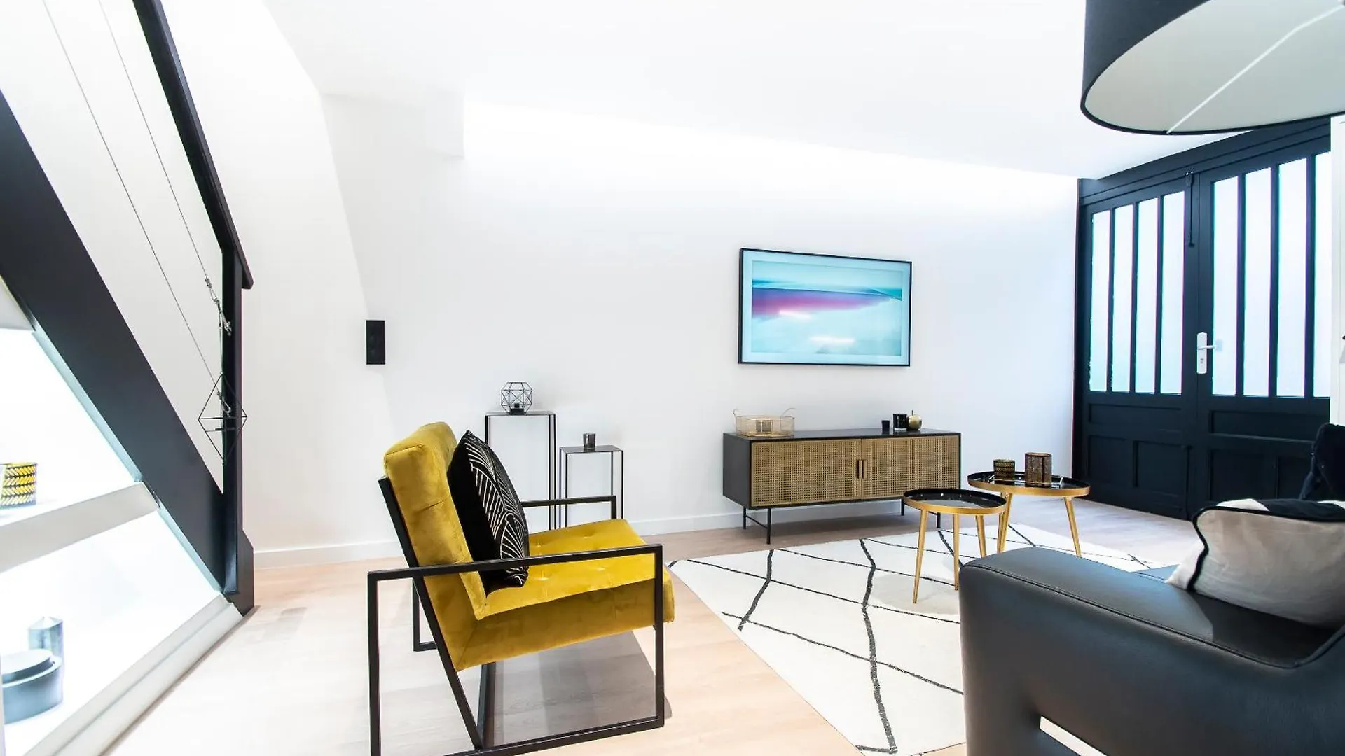 In - Eiffel Tower Area Apartment